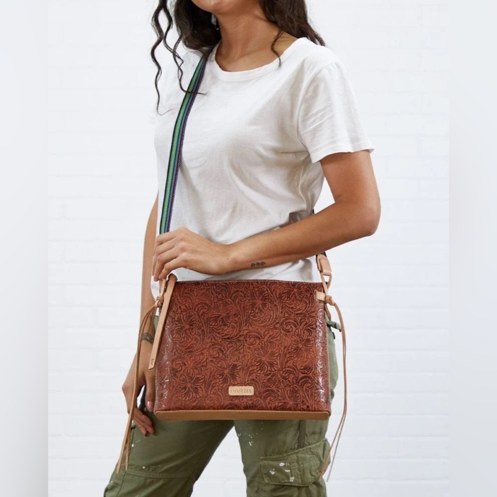Consuela Sally downtown crossbody bag - Picture 4 of 15